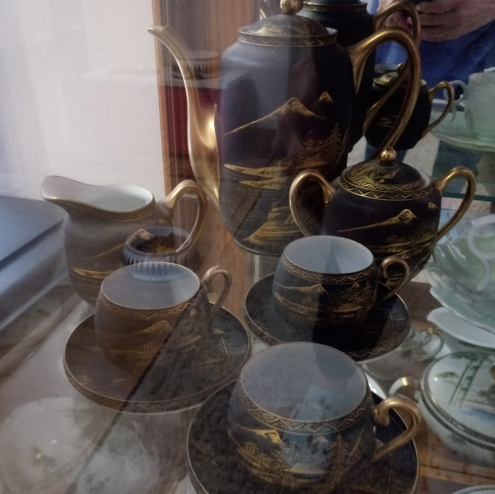 Vintage Japanese Tea & Serving Set - Picture 2 of 2